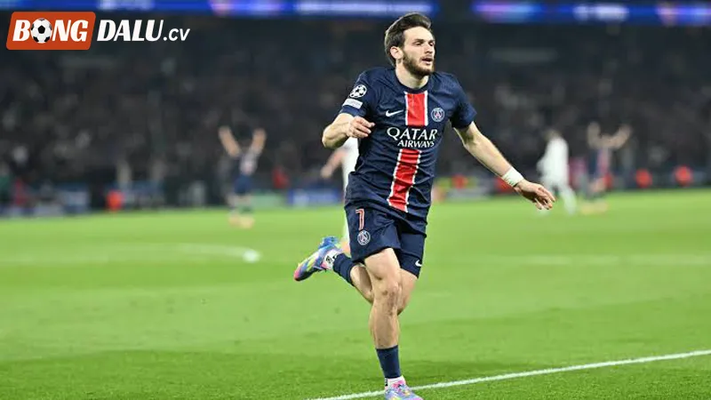 Khvicha Kvaratskhelia – “Phù Thủy” Mới Tại Parc Des Princes